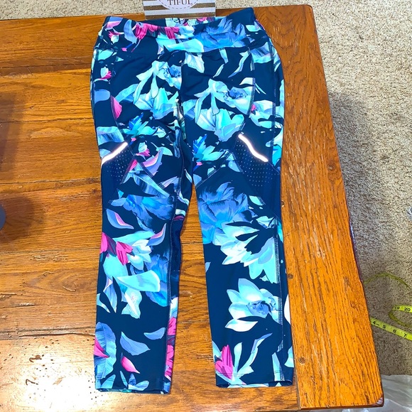 AVIA Workout Capri Performance Pants Navy Floral - Picture 2 of 12